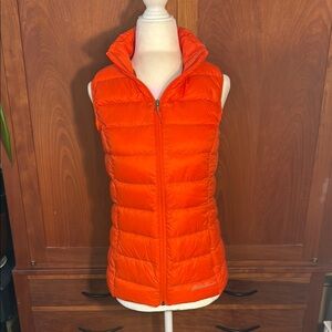 Eddie Bauer Women’s Orange Quilted Vest with Zipper Pockets XS